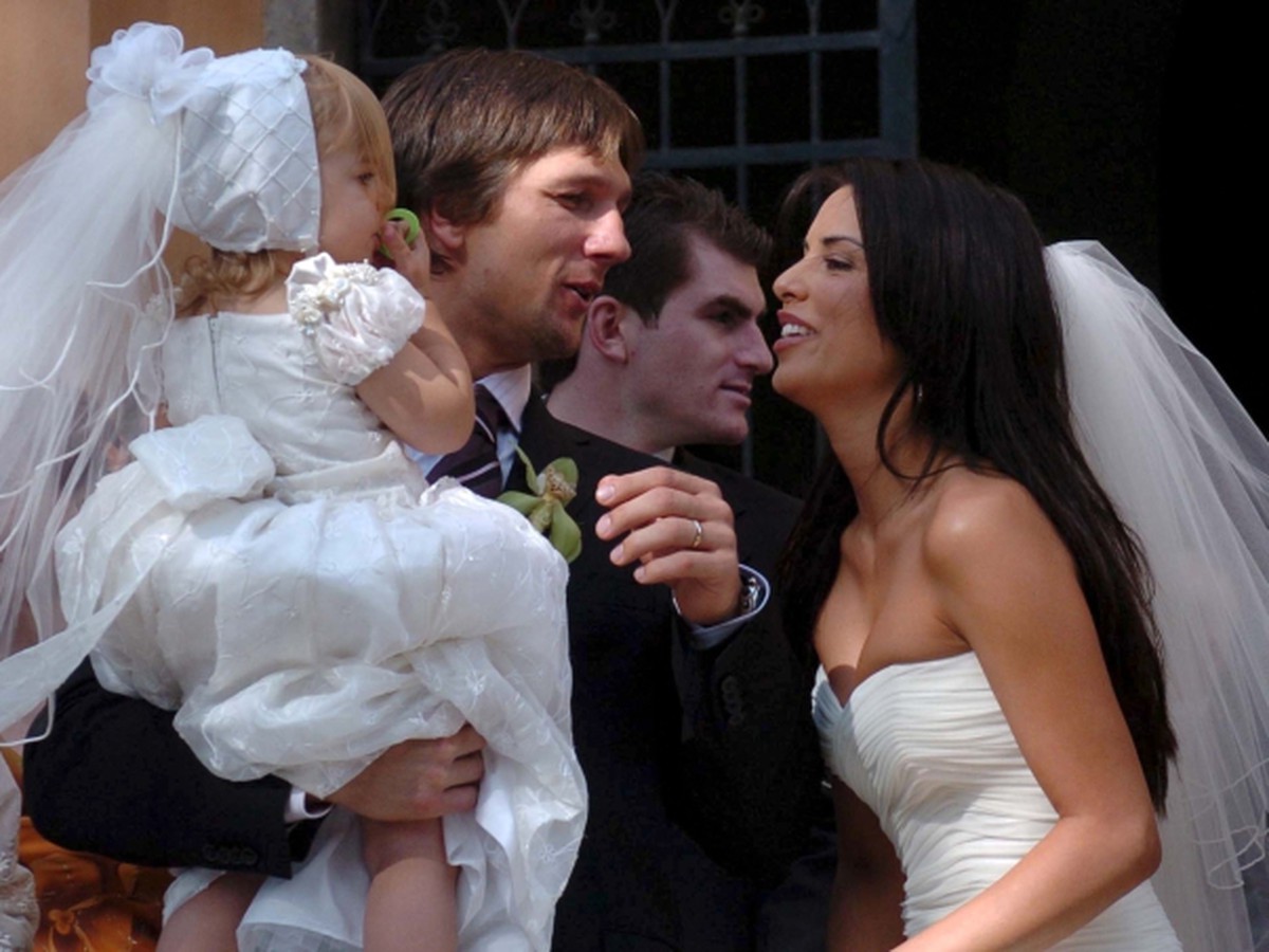 Novomanželia Zedníkovci , Richard a  Jessica s dcérkou
