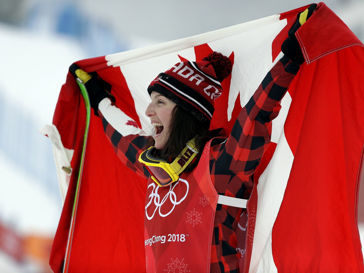 Kanadská akrobatická lyžiarka Kelsey Serwová získala na ZOH 2018 zlato