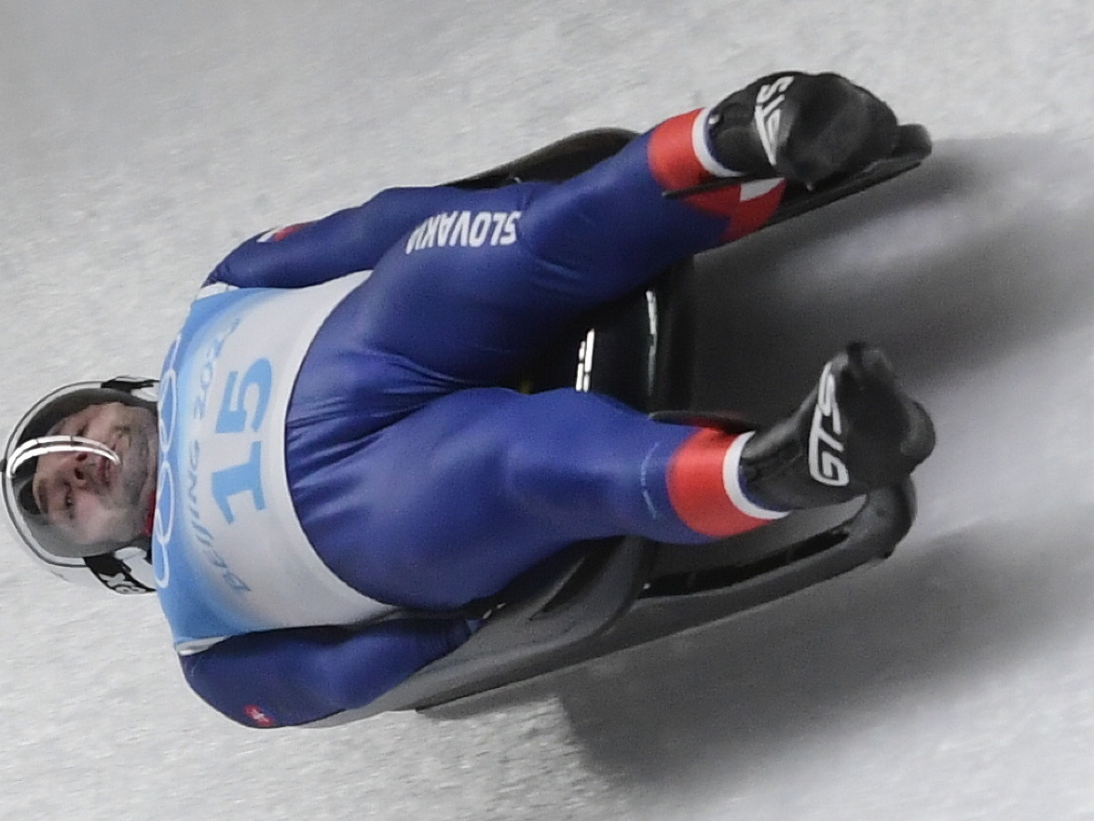 Na snímke slovenský sánkar Jozef Ninis v 1. jazde v súťaži mužov na zimných olympijských hrách ZOH 2022 v Pekingu