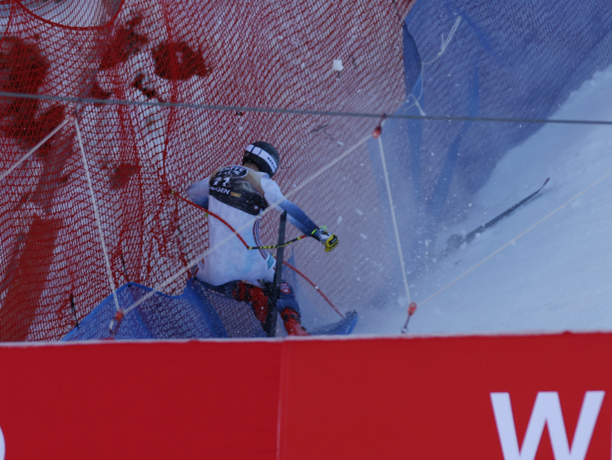 Nórsky lyžiar Aleksander Aamodt Kilde mal v sobotňajšom klasickom zjazde Svetového pohára vo švajčiarskom Wengene ťažký pád.
