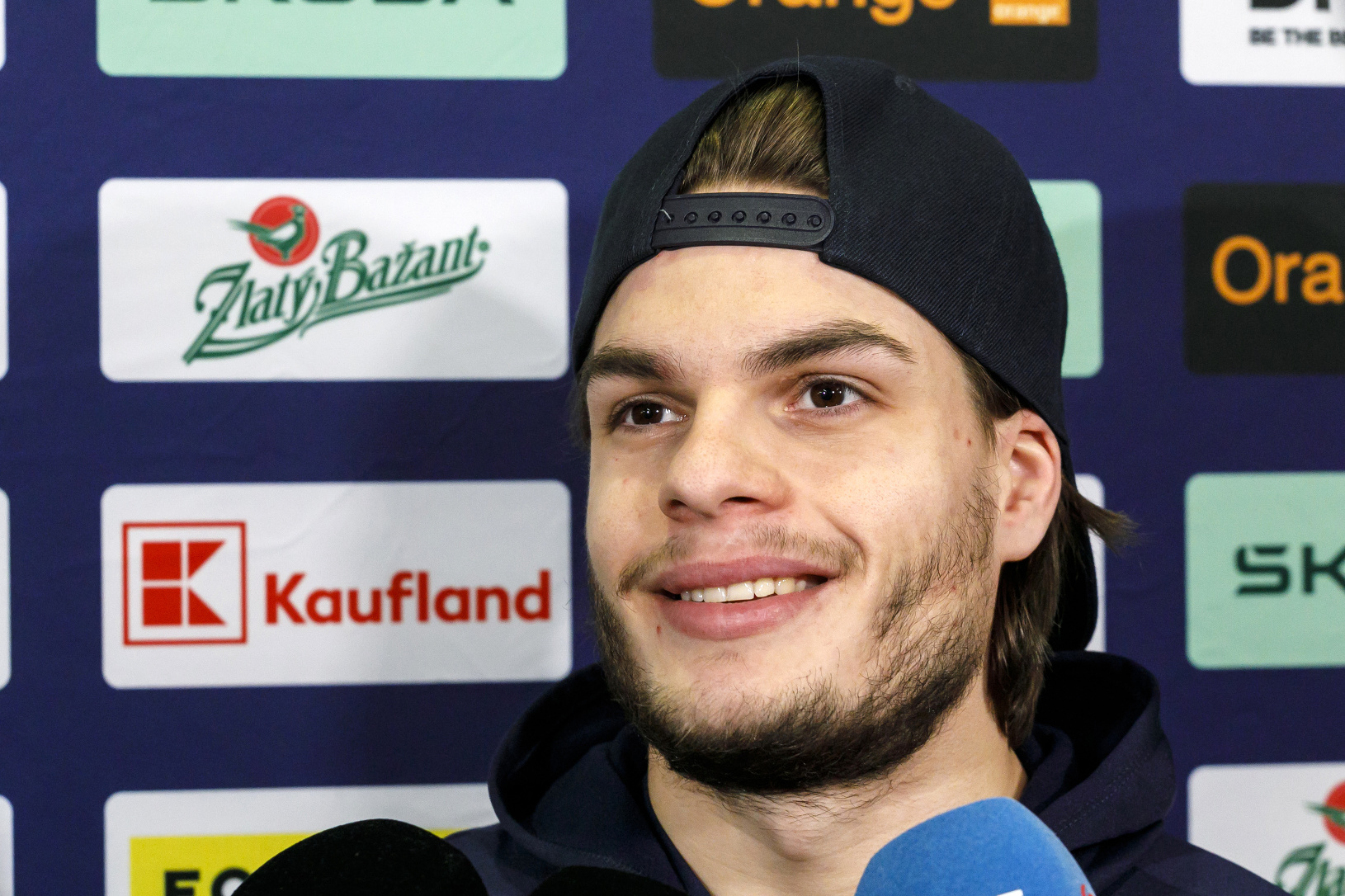 Slovenský hokejový obranca Matúš