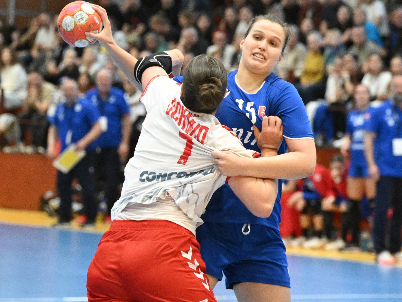 Zľava Tabea Schmid (Švajčiarsko)
