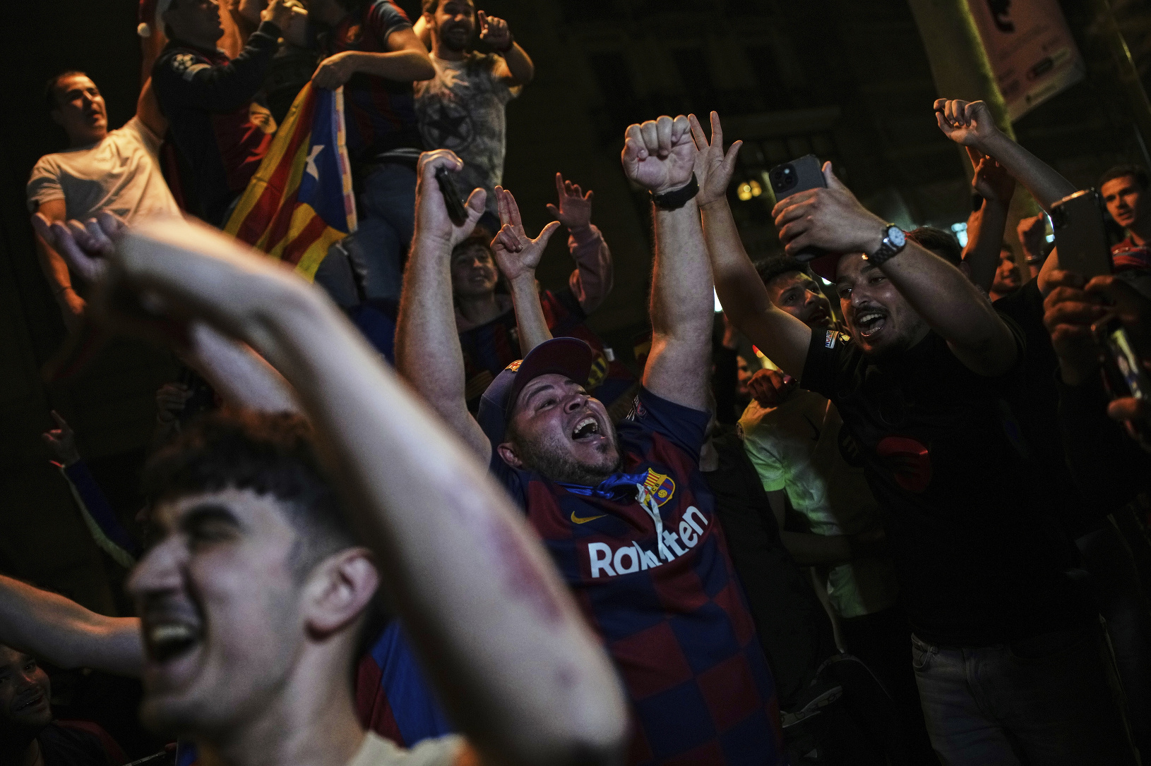 Fanúšikovia Barcelony oslavujú zisk