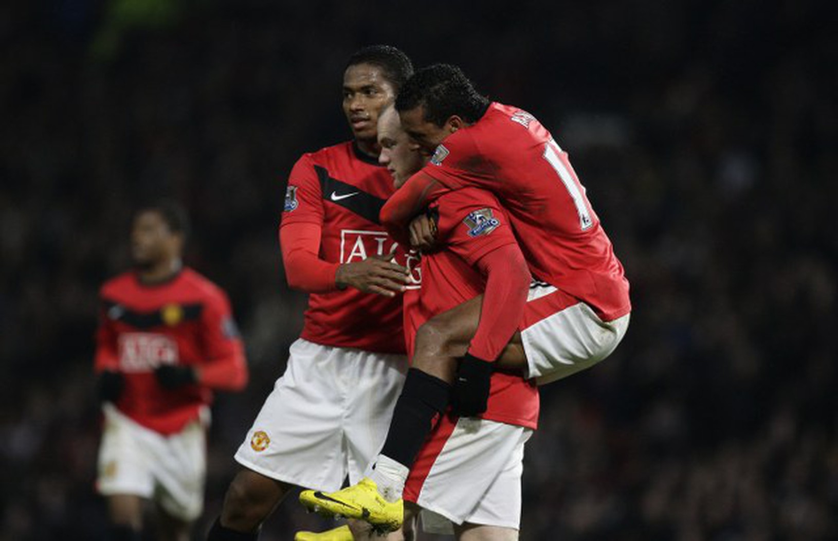 Wayne Rooney, Nani a