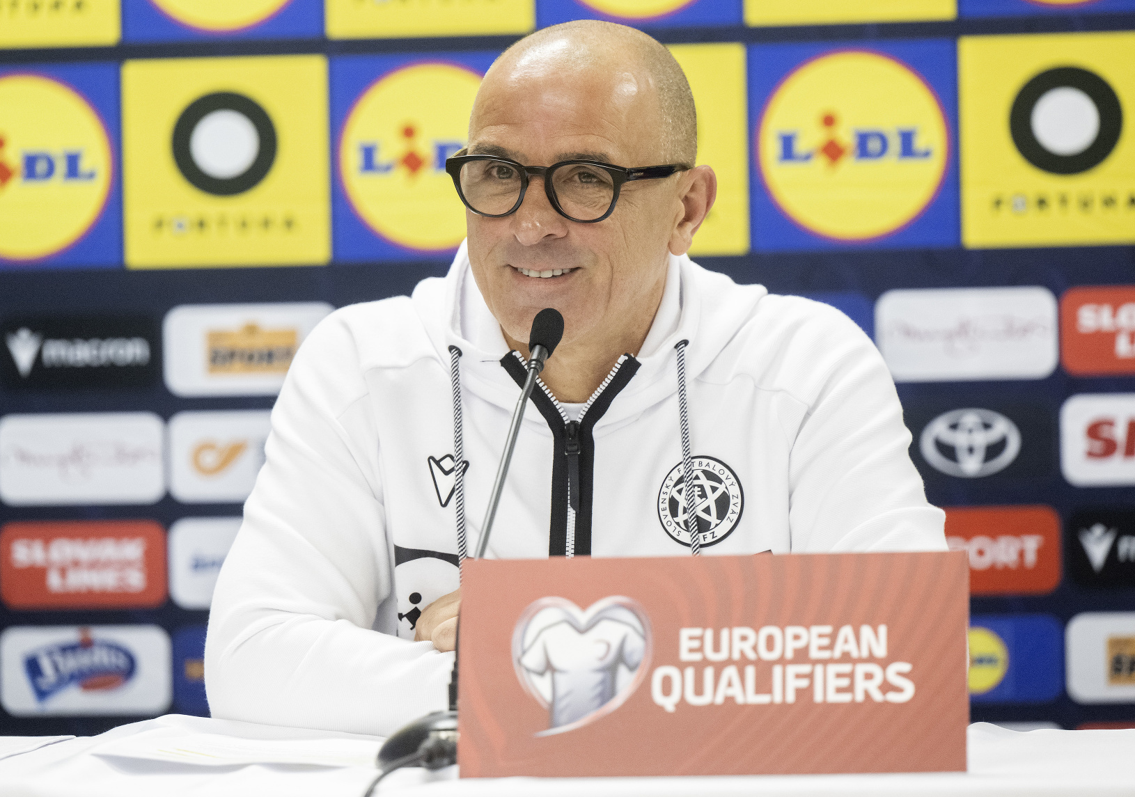 Tréner slovenskej futbalovej reprezentácie
