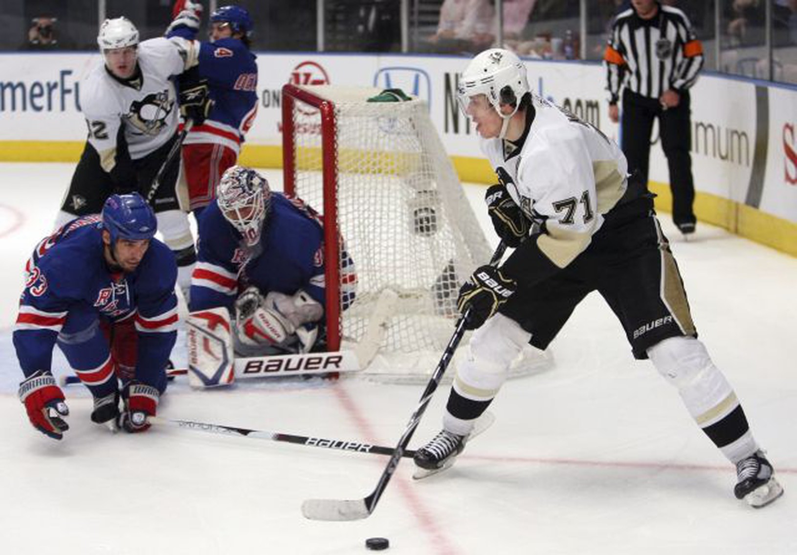 Malkin pred bránkou Rangers