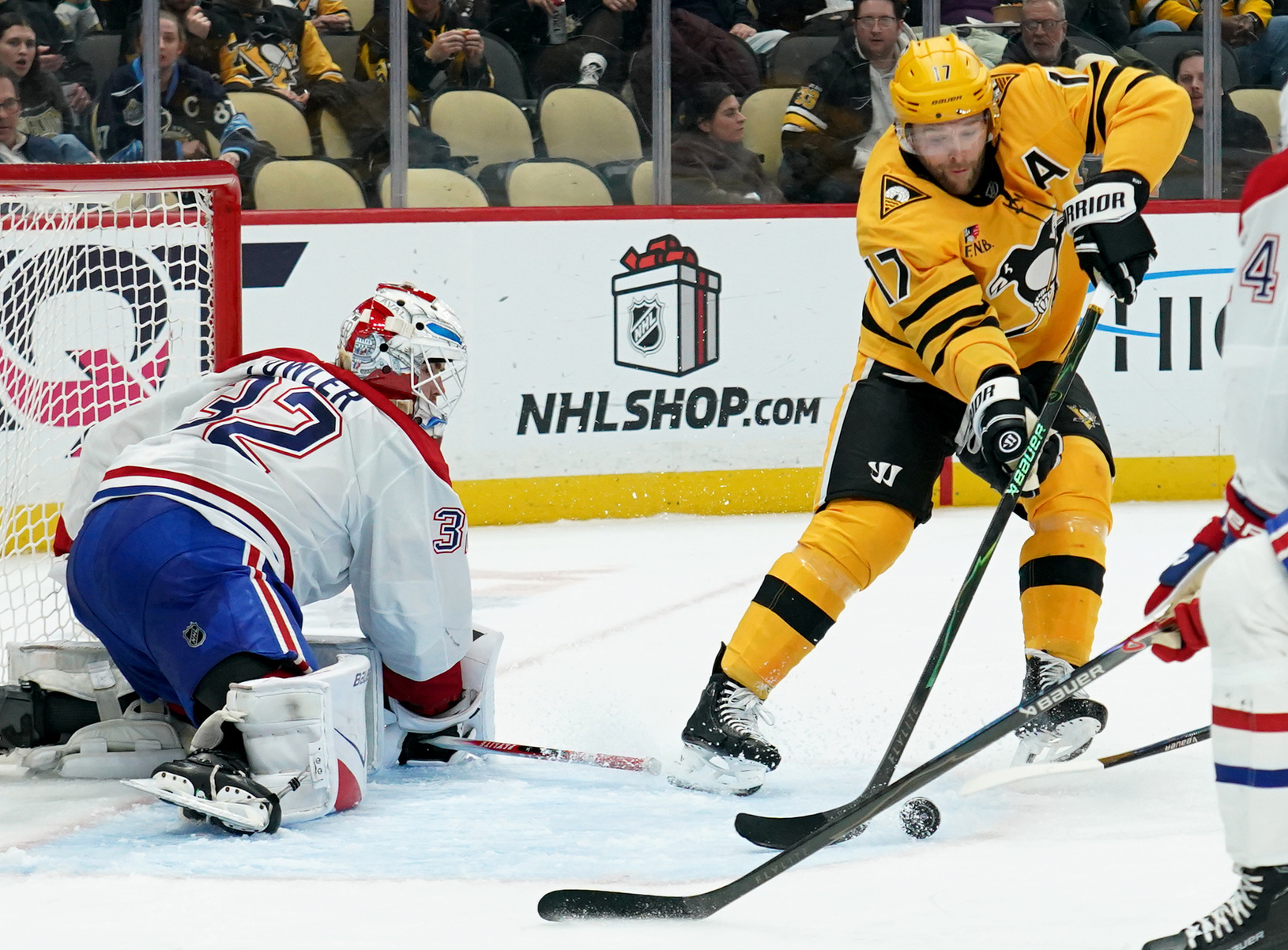 Bryan Rust v práci