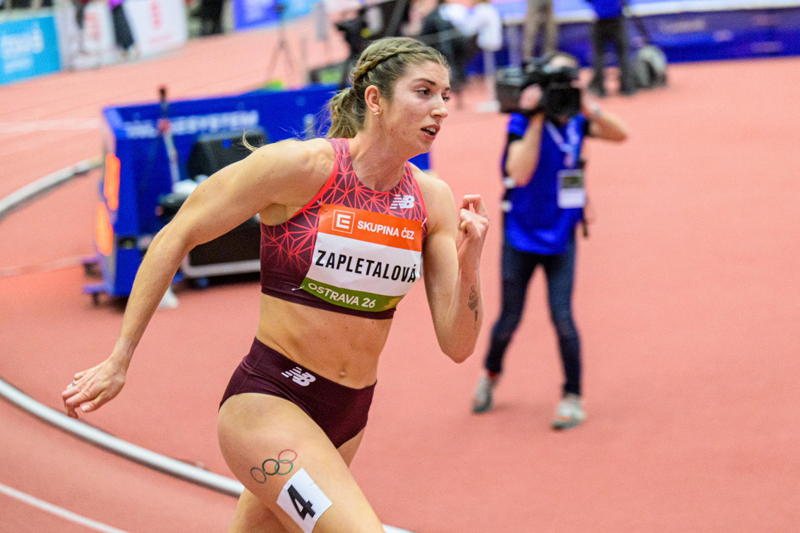 Emma Zapletalová beží 400