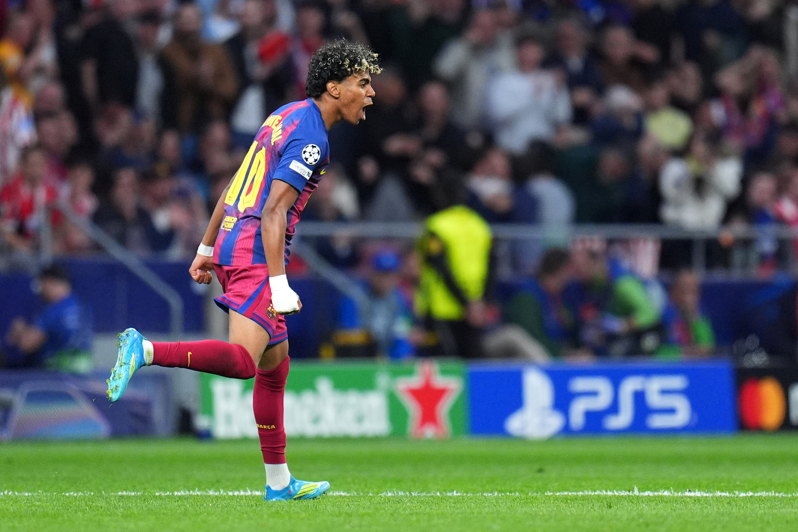 Hráč Barcelony Lamine Yamal