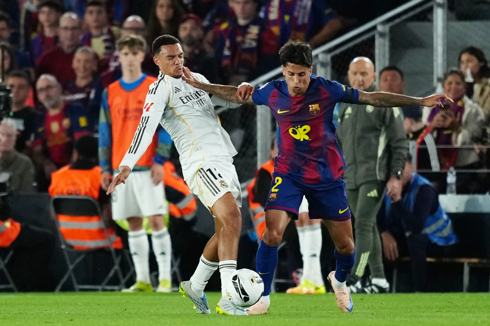 Trent Alexander-Arnold a Joao