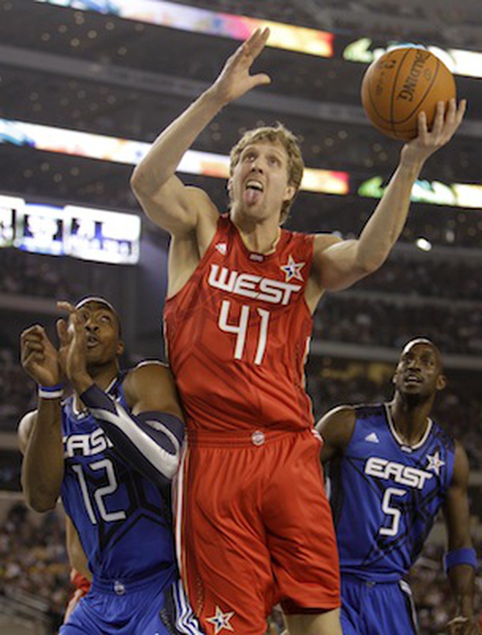Dirk Nowitzki sa prediera