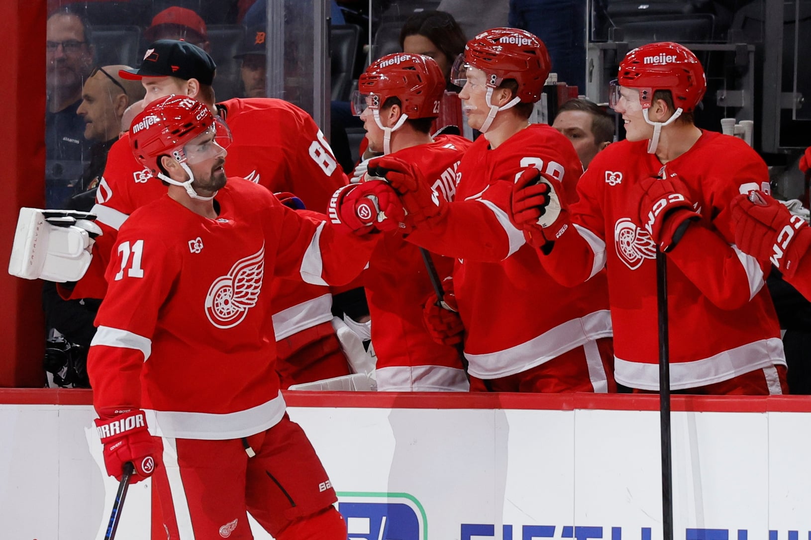 Dylan Larkin sa vrátil