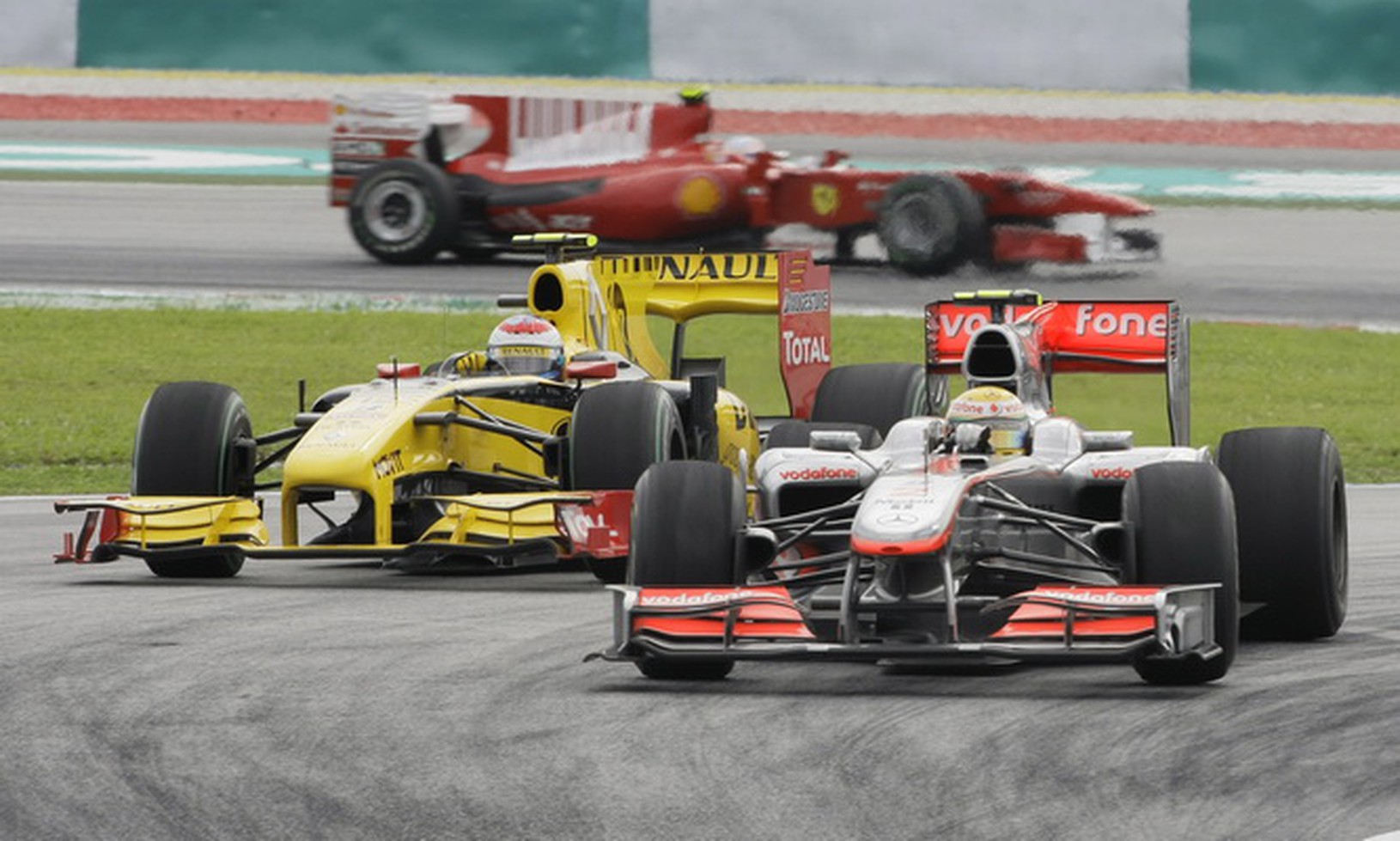 Lewis Hamilton predbieha Vitaliho