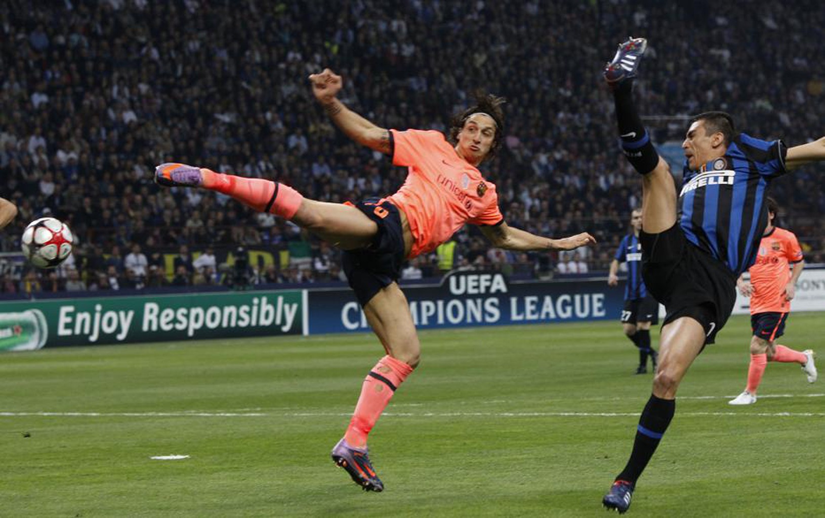 Zlatan Ibrahimovič a Lucio