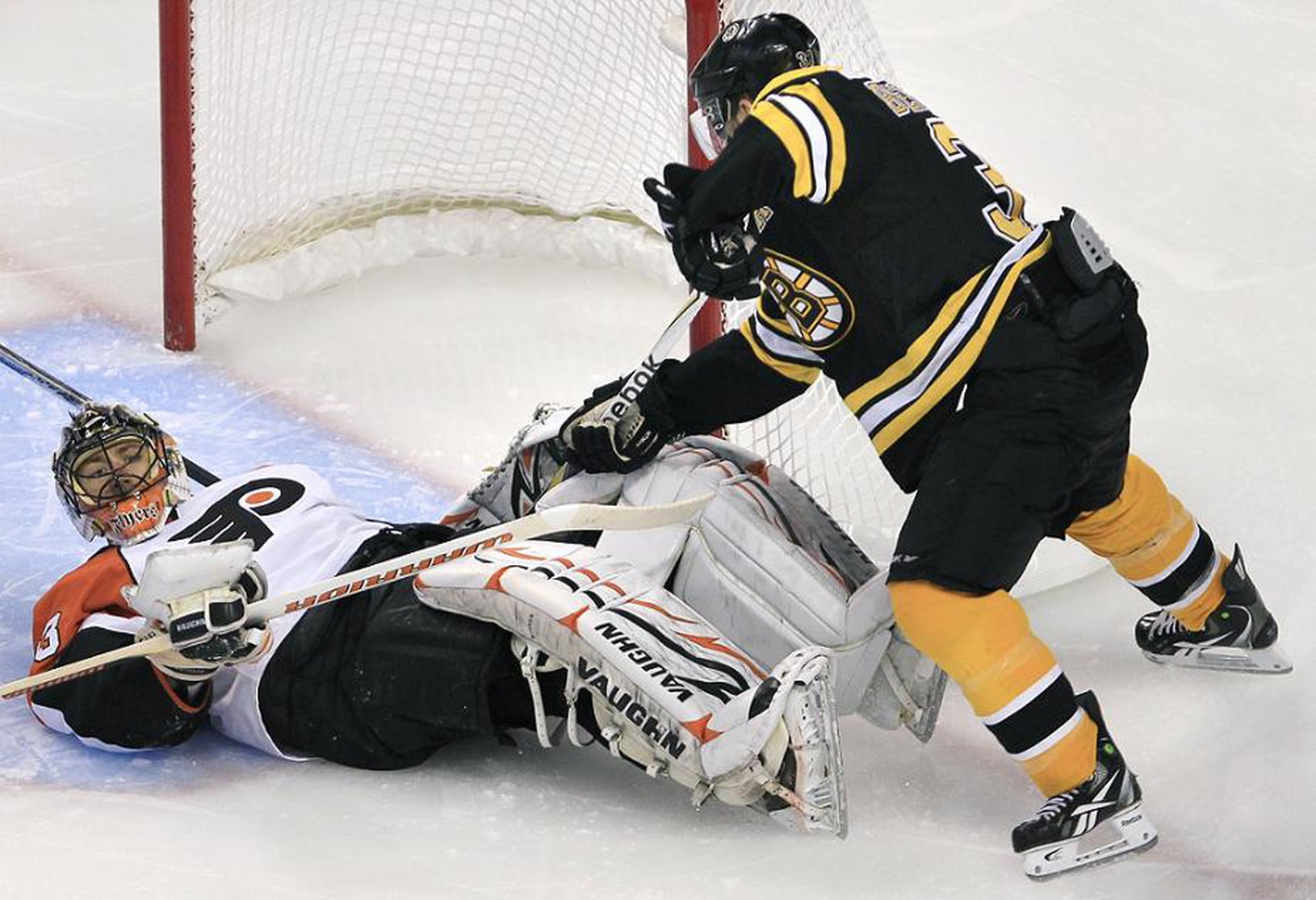 Patrice Bergeron sa pokúša