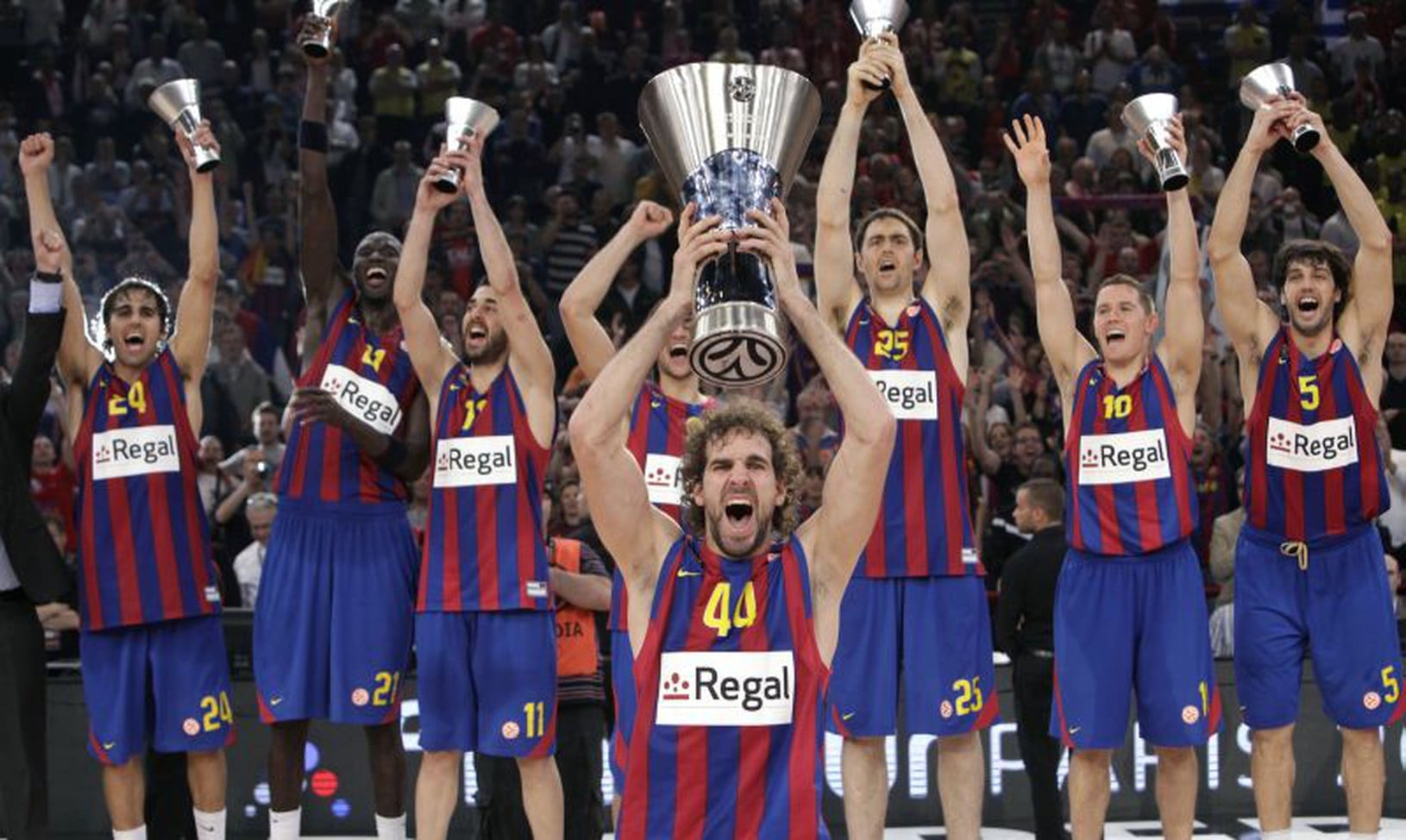 Hráči Barcelony sa tešia