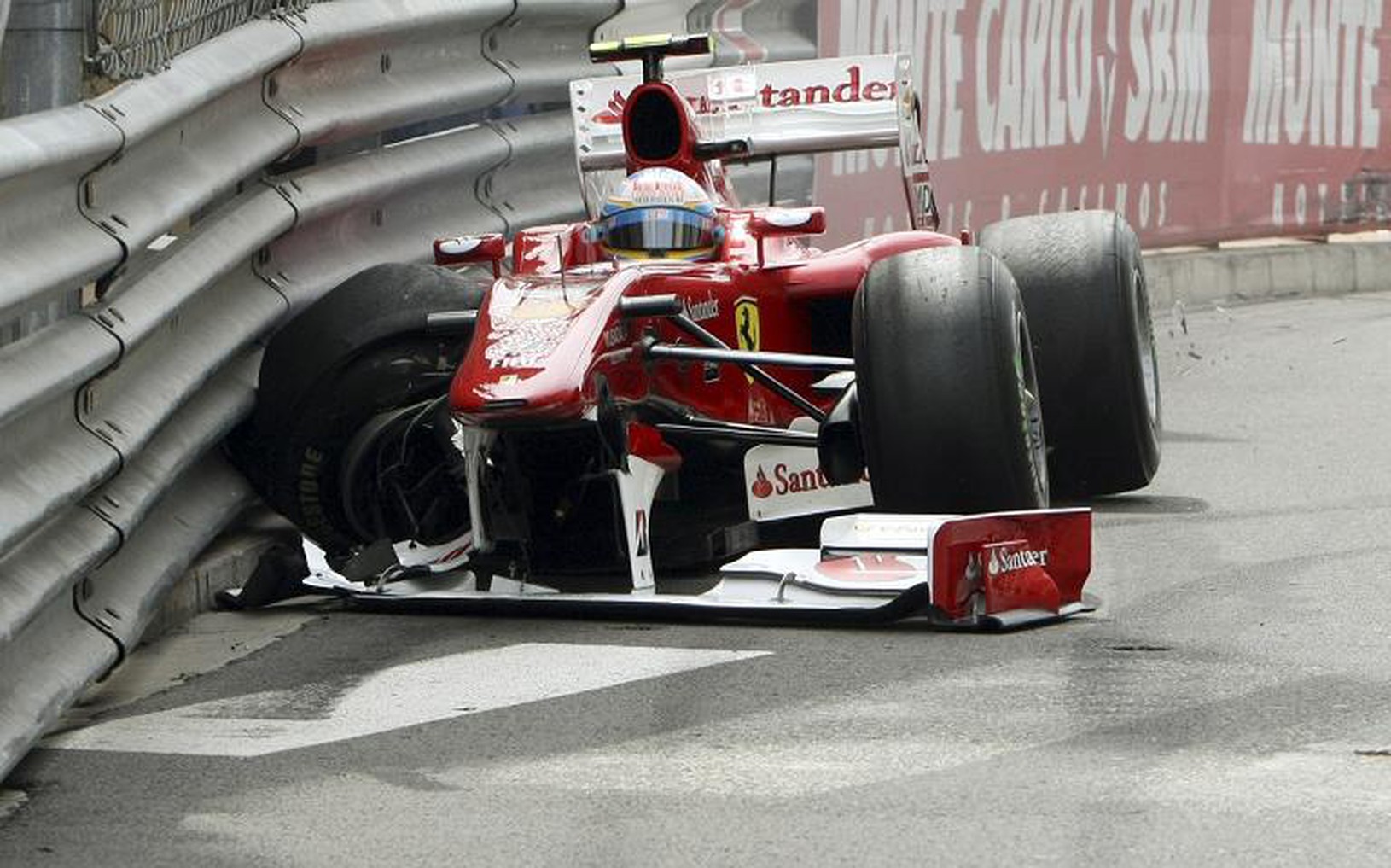 Fernando Alonso zdemoloval svoje