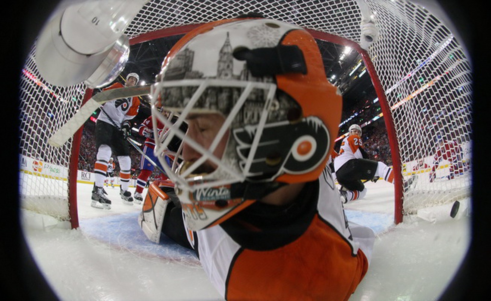 Michael Leighton inkasuje gól
