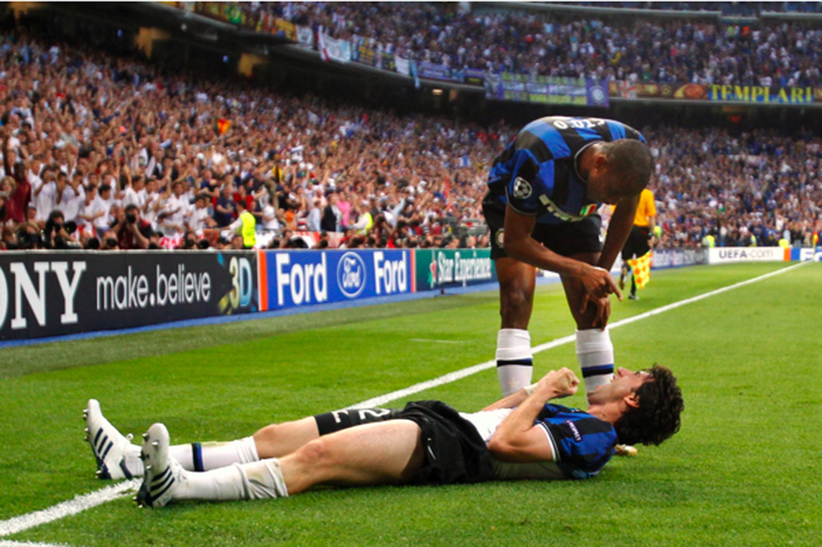 Diego Milito a Samuel