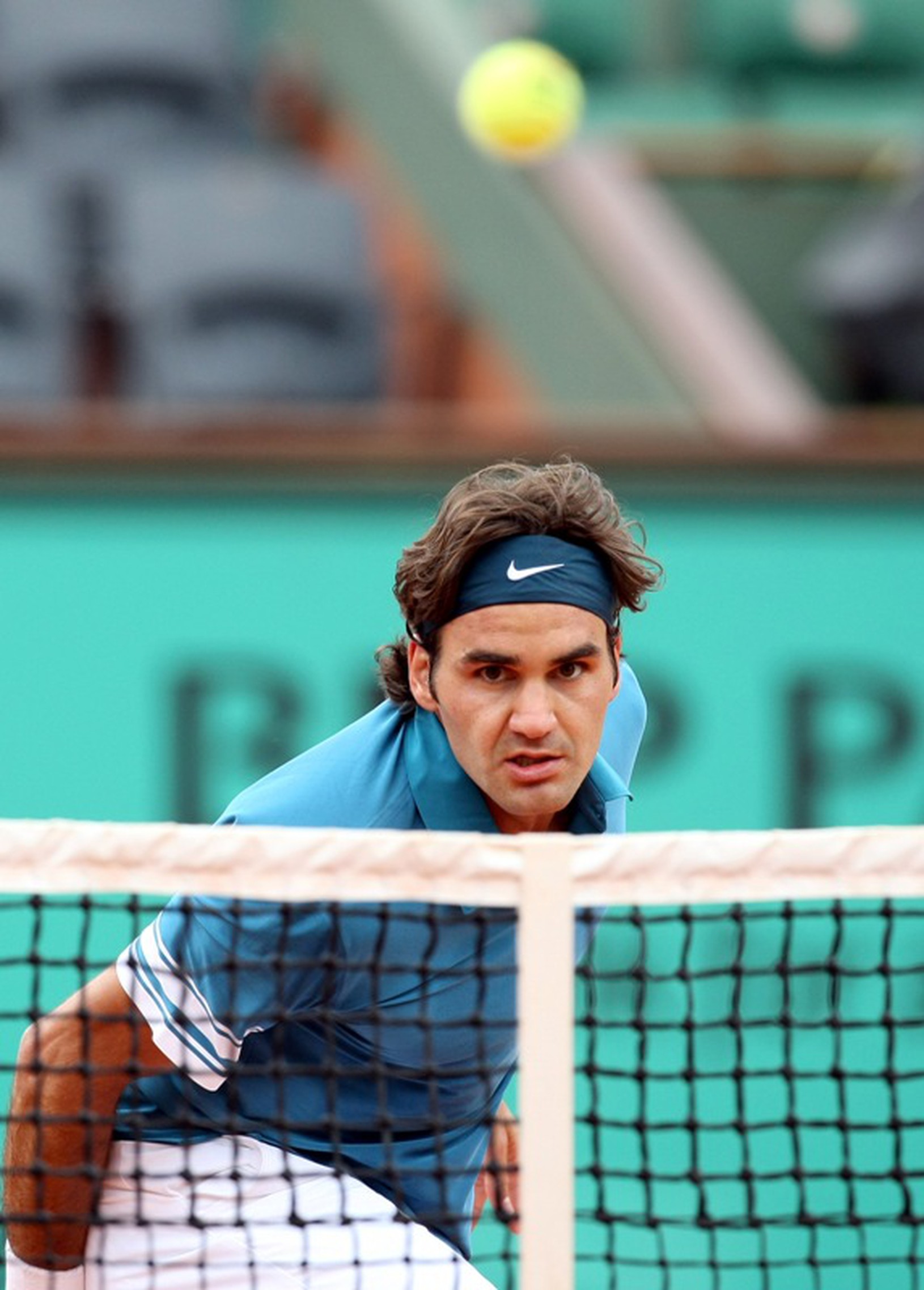 Roger Federer hladko postúpil