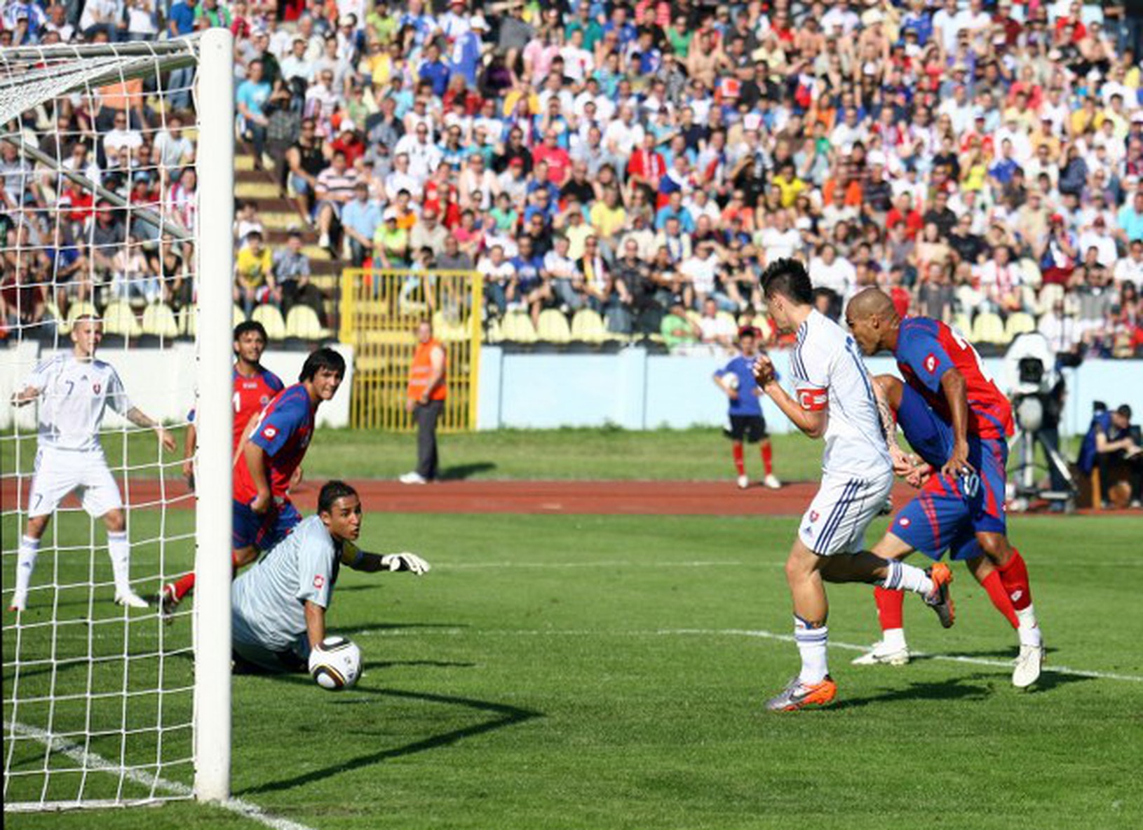 Marek Hamšík strieľa prvý
