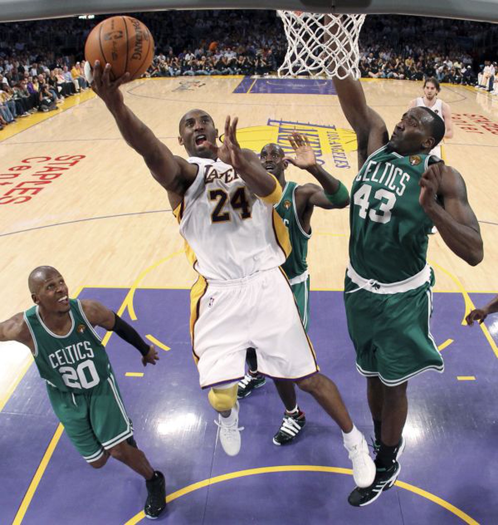 Obranca Los Angeles Lakers