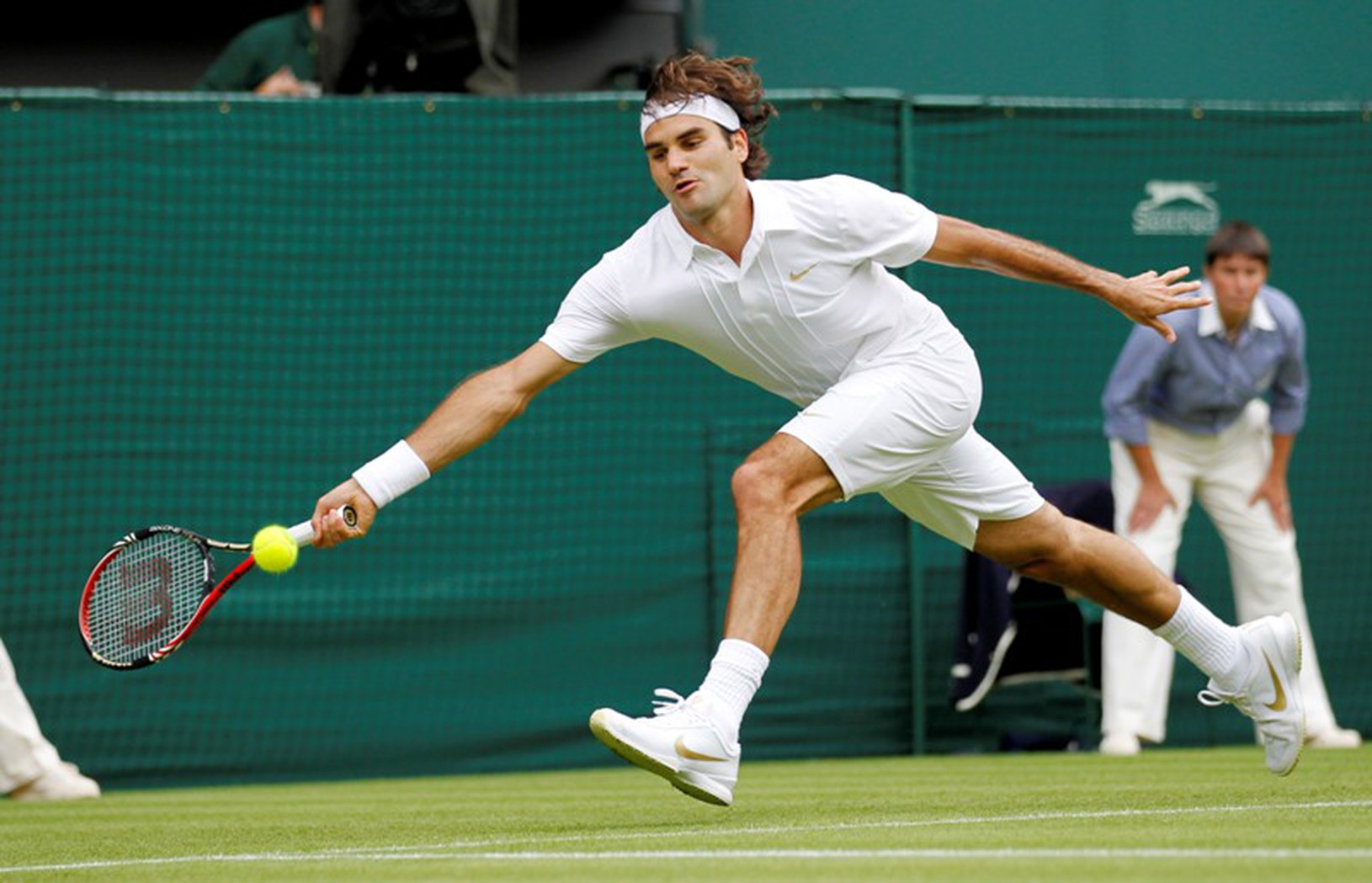 Roger Federer odvrátil črtajúci