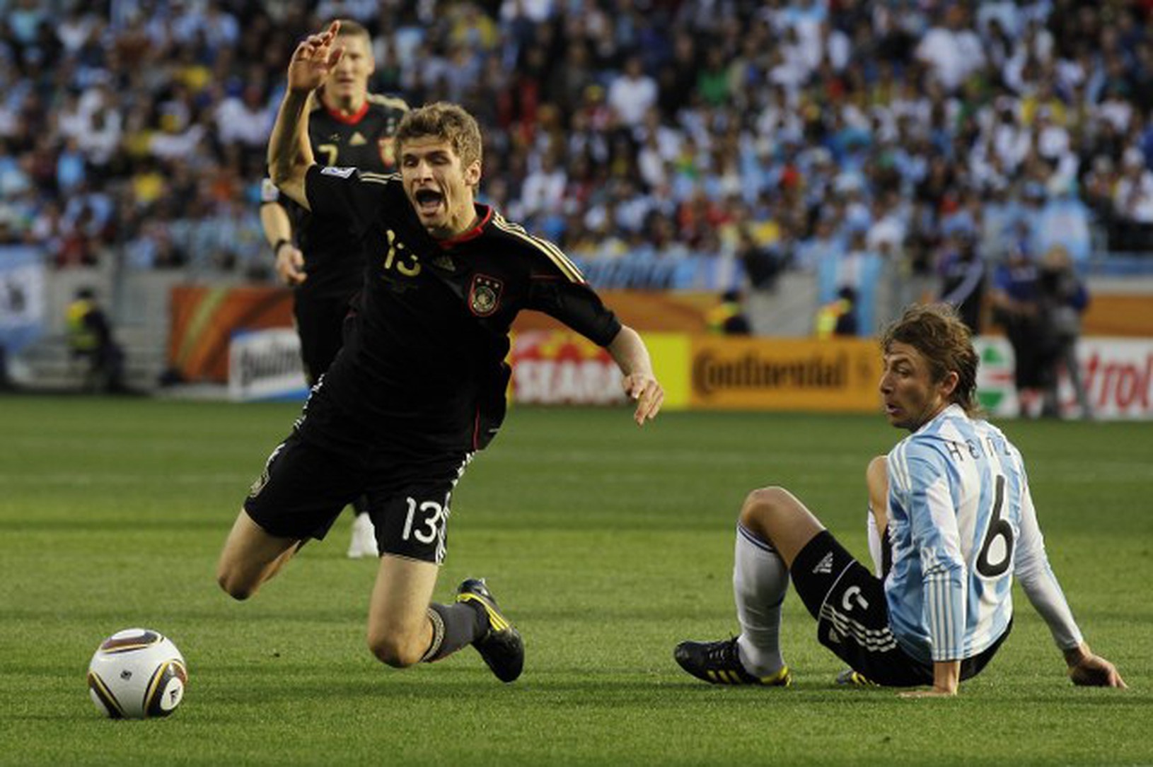 Gabriel Heinze fauloval Thomasa
