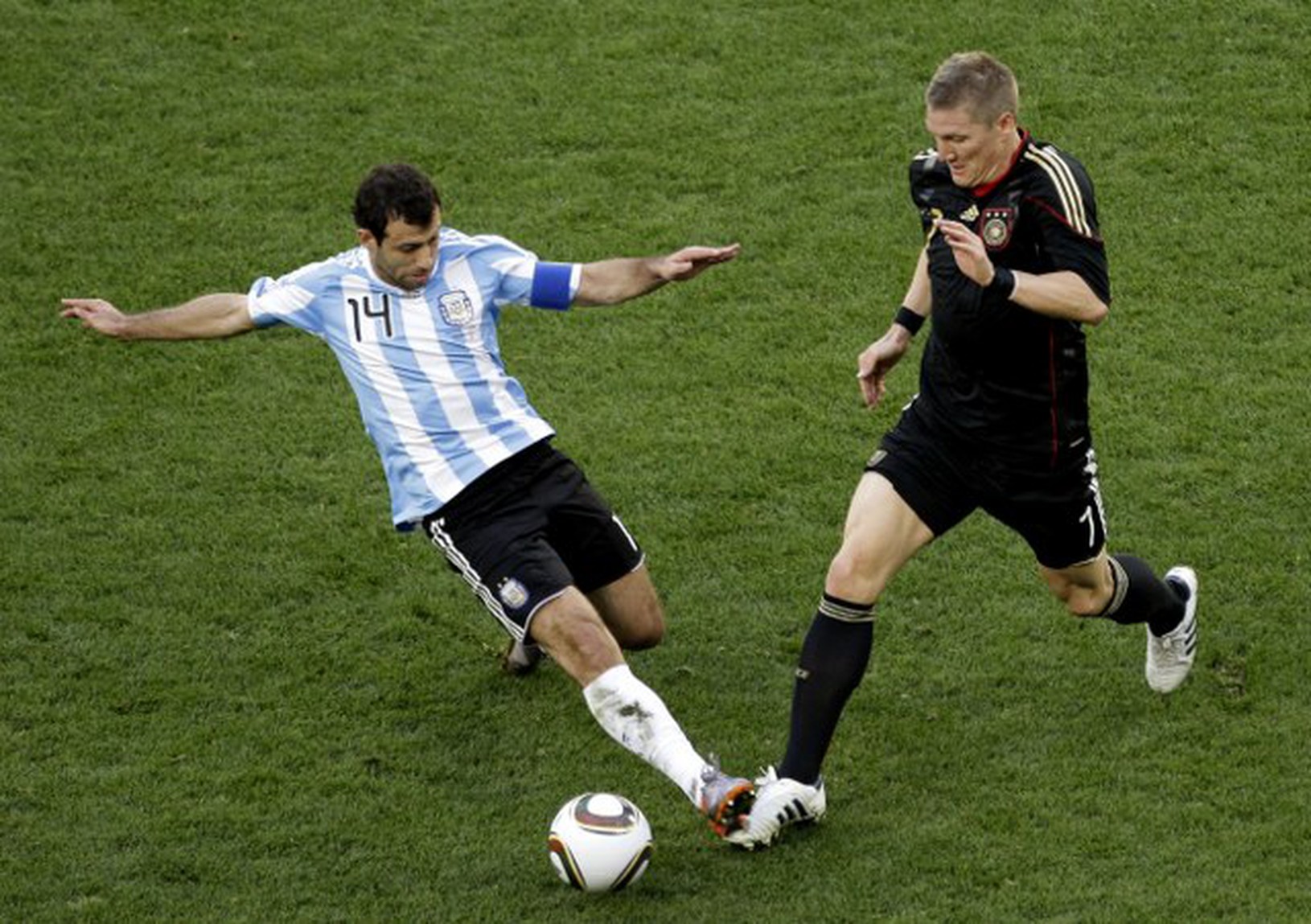 Javier Mascherano a Bastian