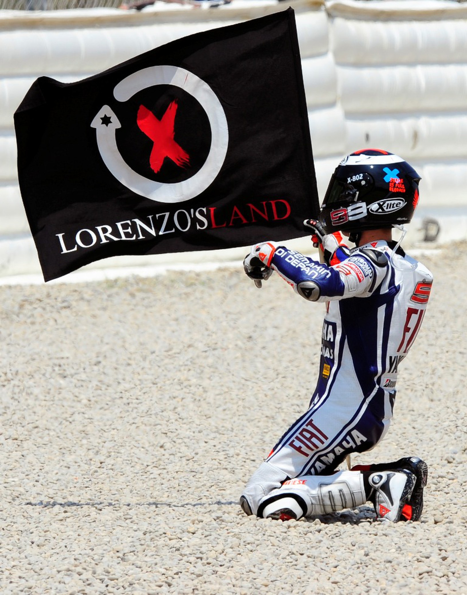 Jorge Lorenzo oslavuje triumf