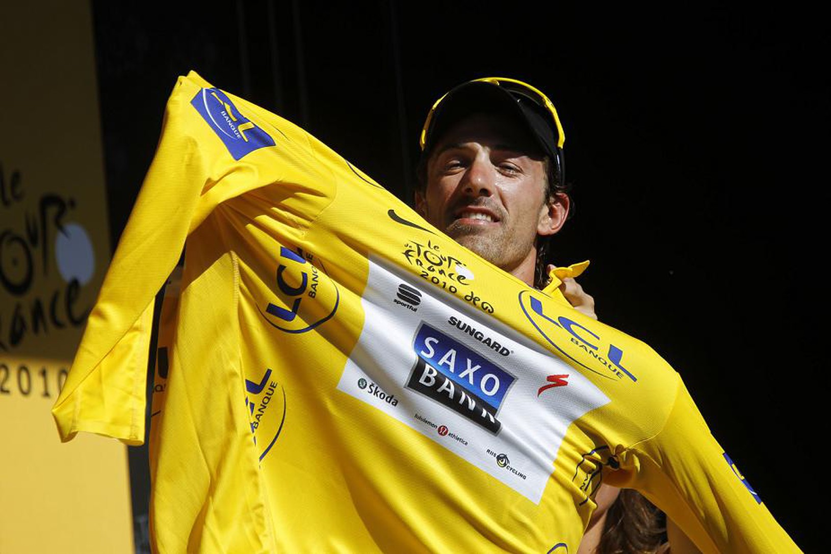 Fabian Cancellara si oblieka