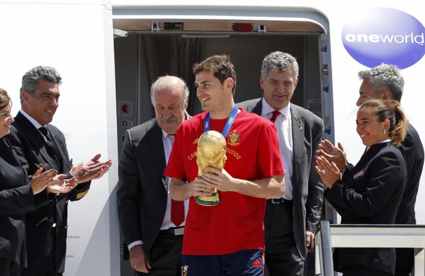 Iker Casillas s trofejou