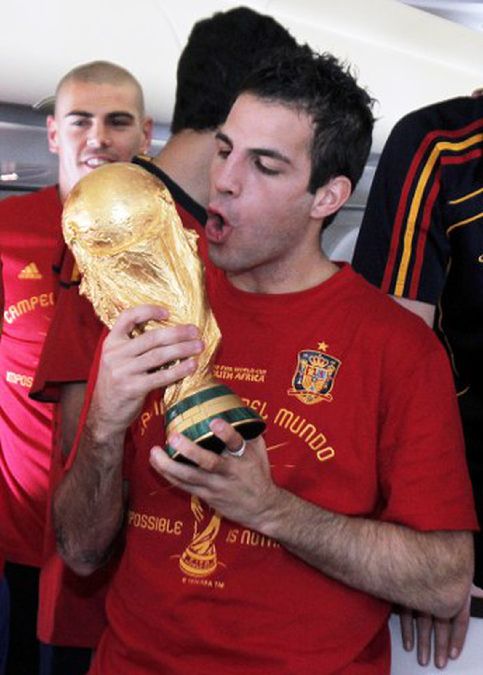 Fabregas s trofejou