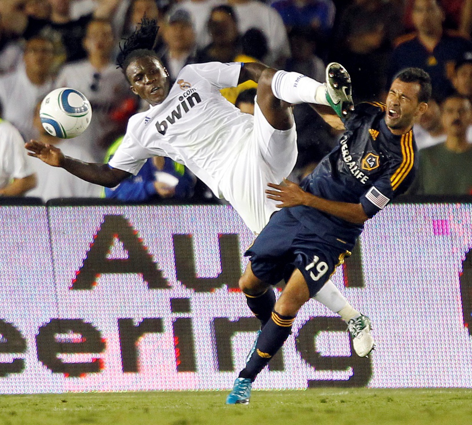Mahamadou Diarra v akrobatickom