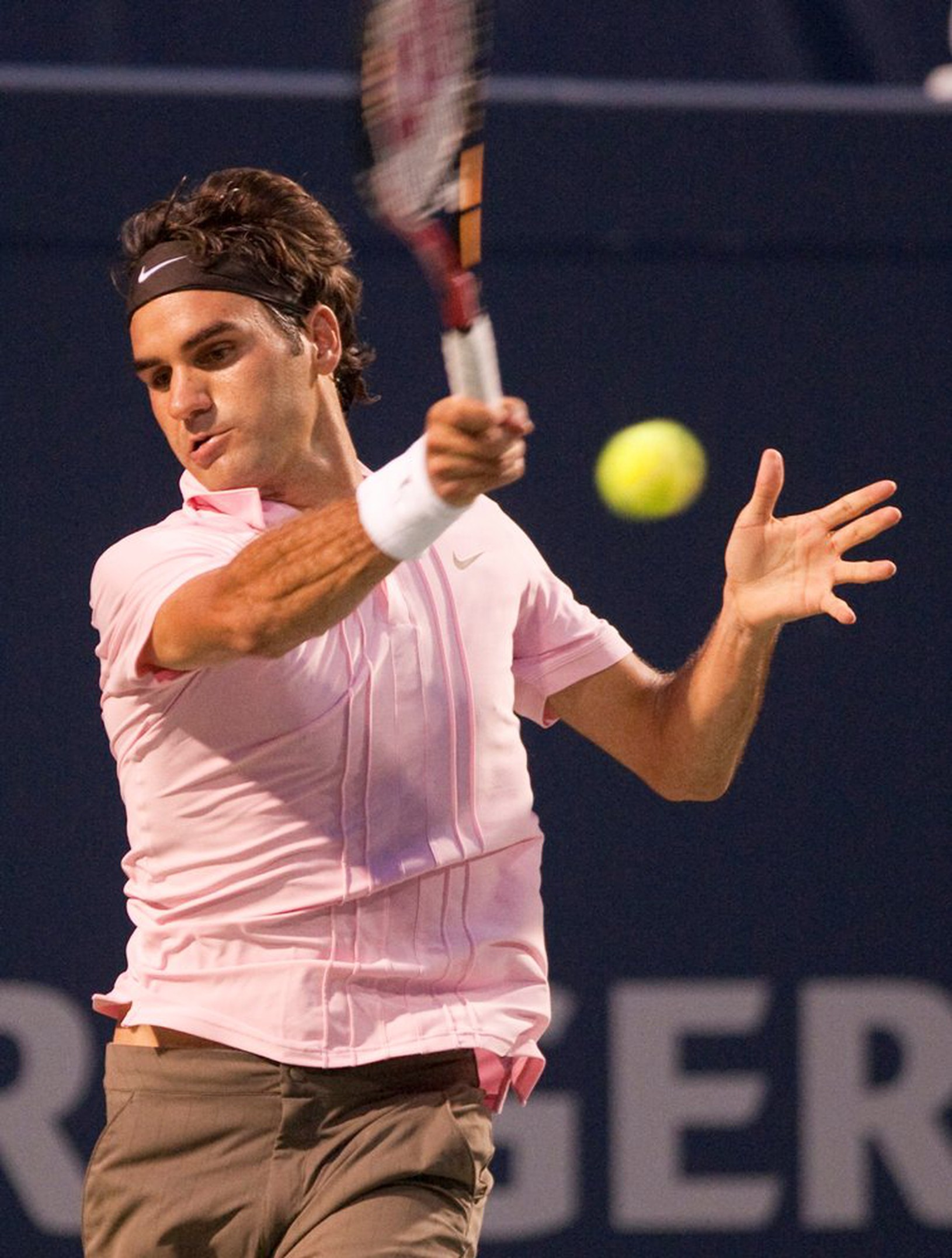 Roger Federer  postúpil
