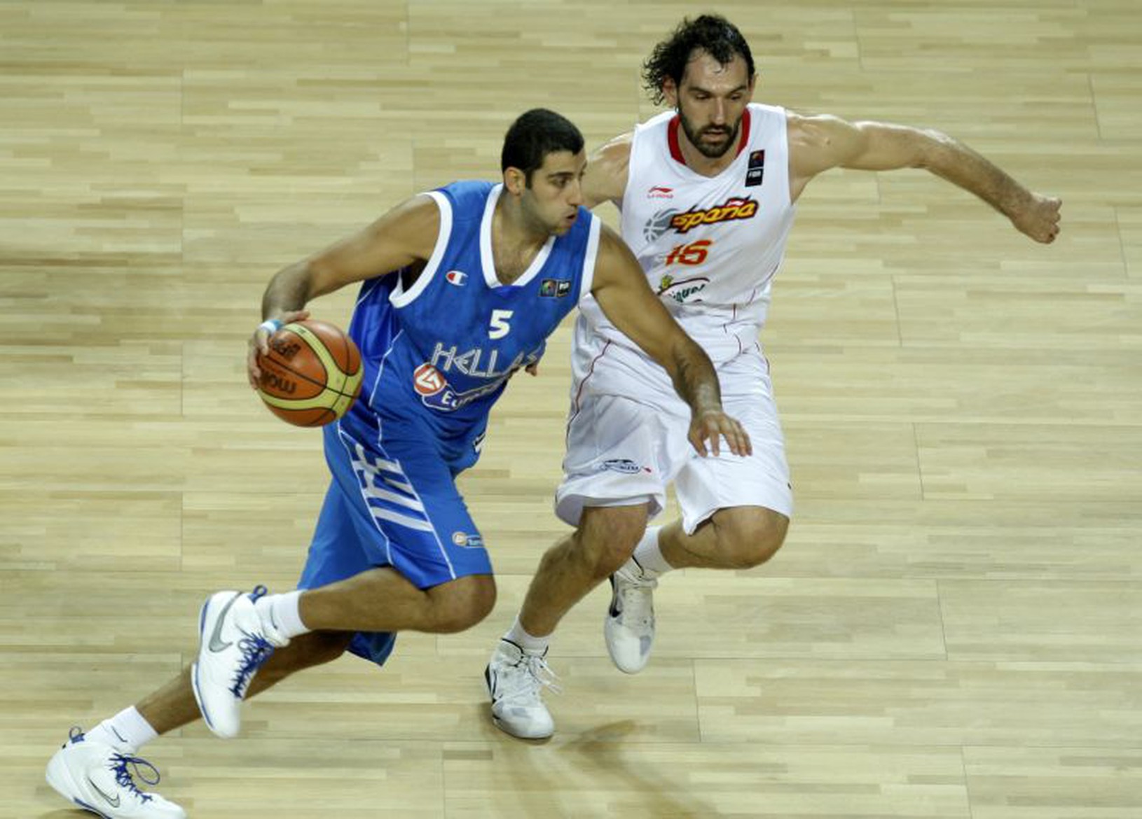 Grék Bourousis a Španiel