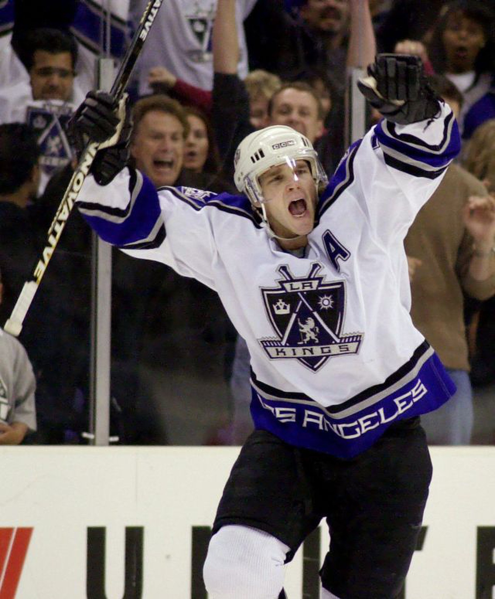 Luc Robitaille, 18. apríla