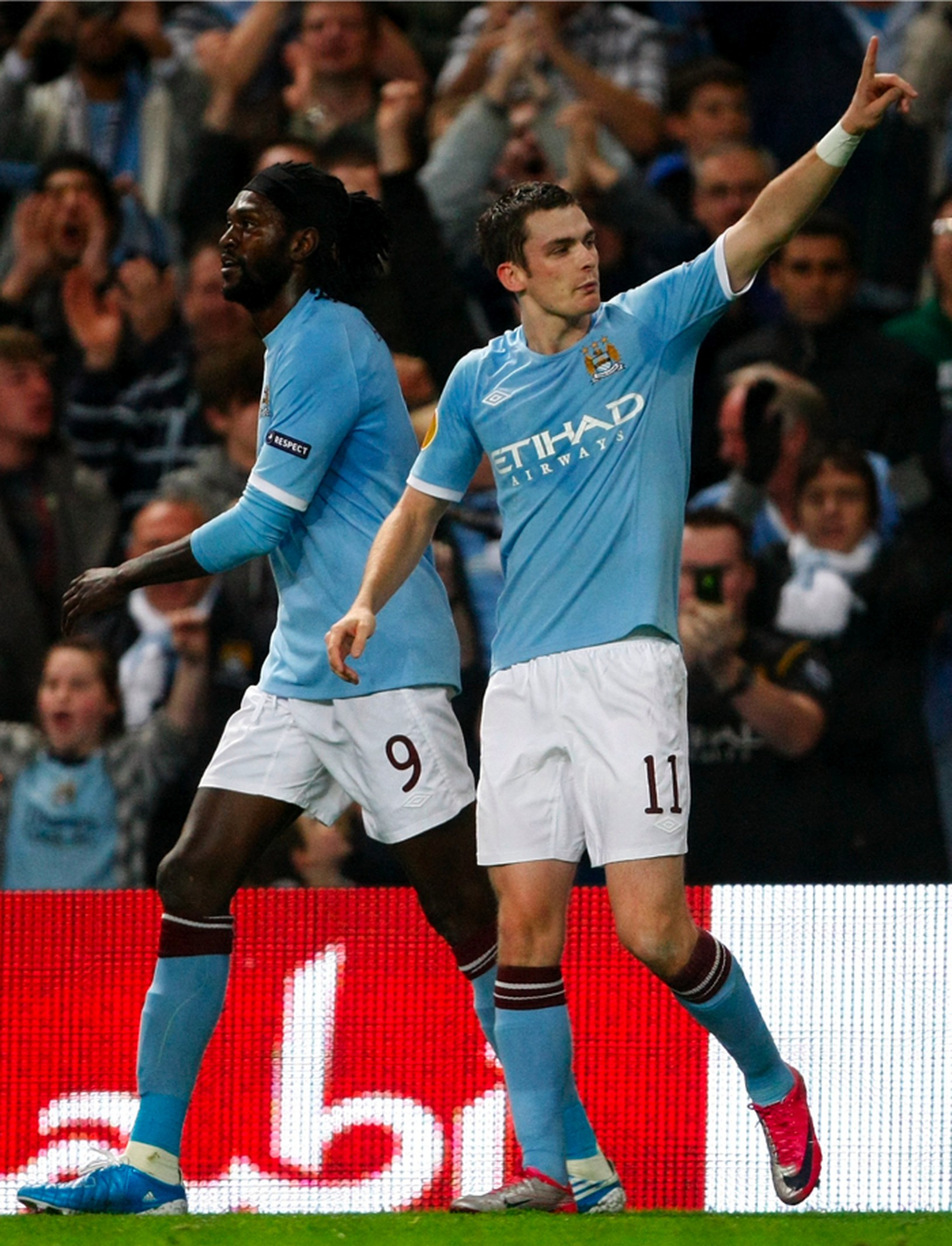 Emanuel Adebayor a Adam