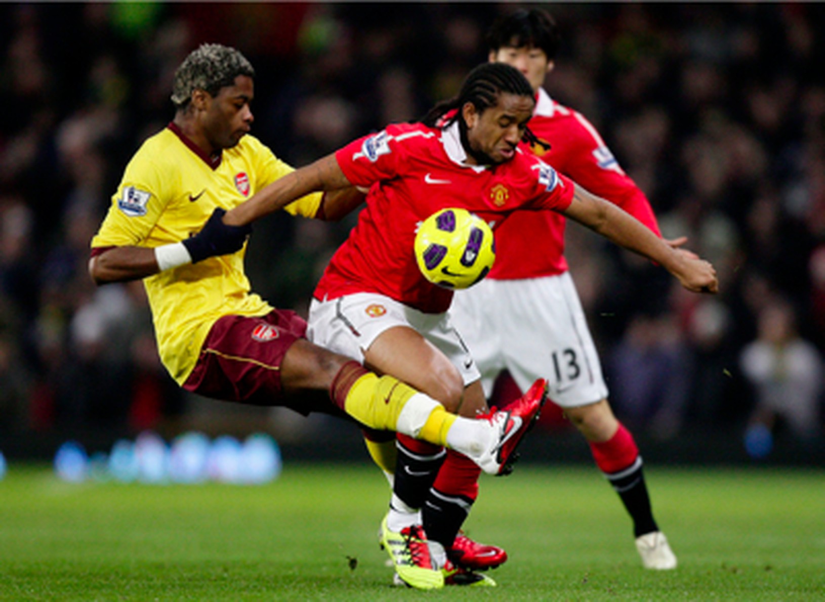 Alex Song a Anderson
