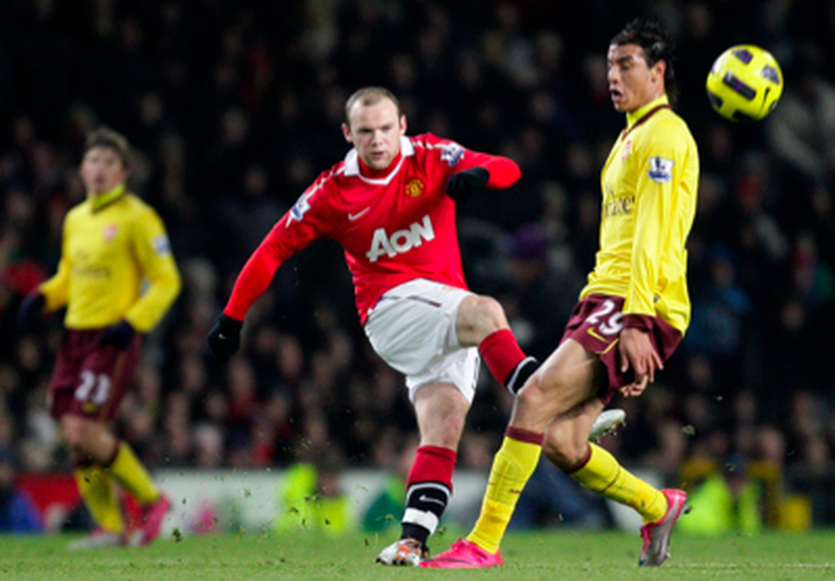 Rooney striela cez Marouana