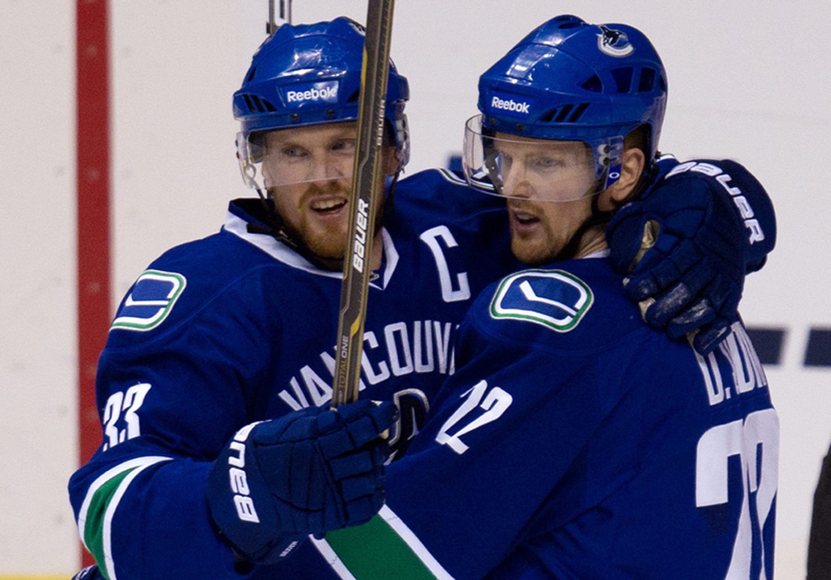 Daniel Sedin (vpravo)