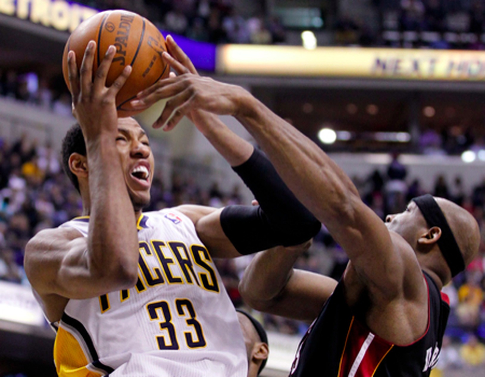 Danny Granger blokovaný Erickom
