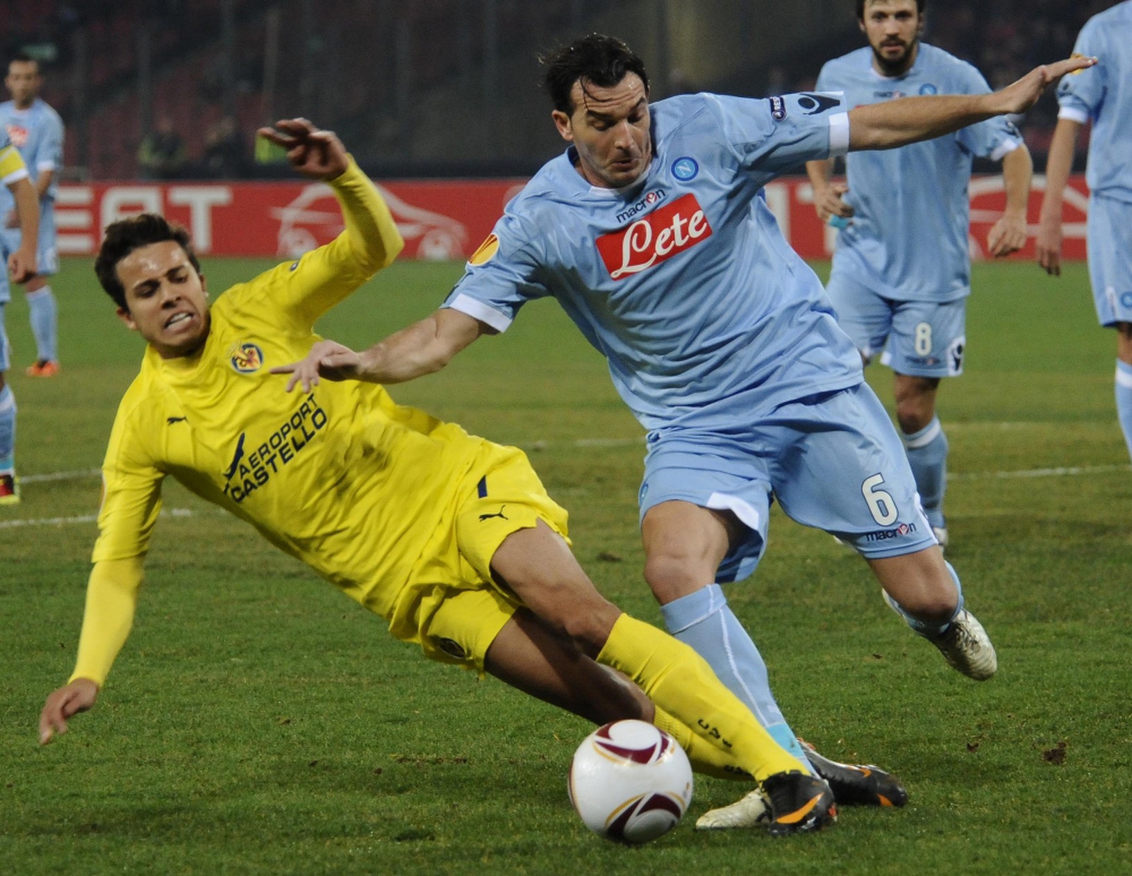 Nilmar proti Aronicovi