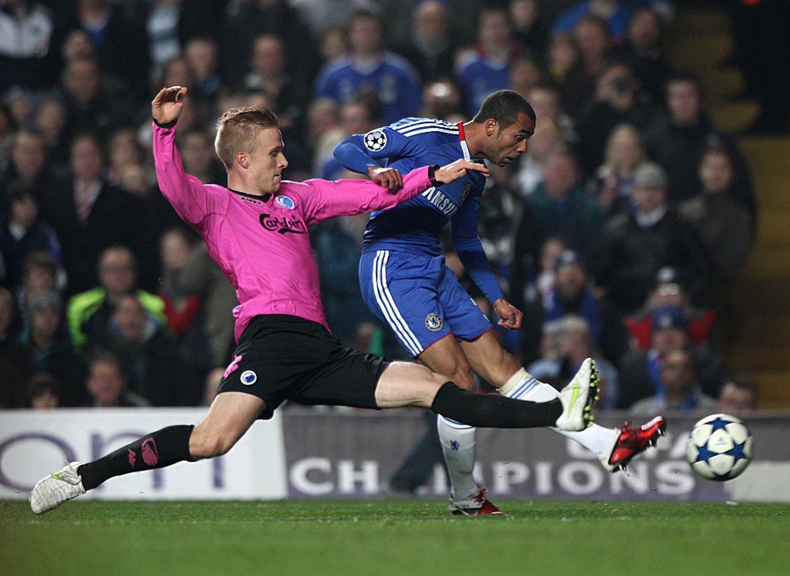 Ashley Cole proti Vendtovi