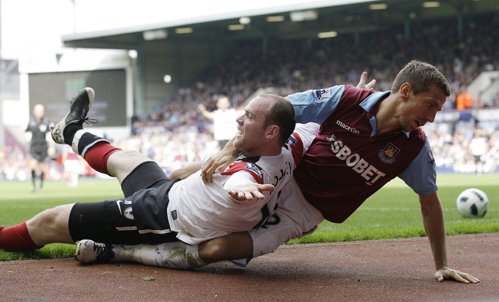 Rooney v súboji s