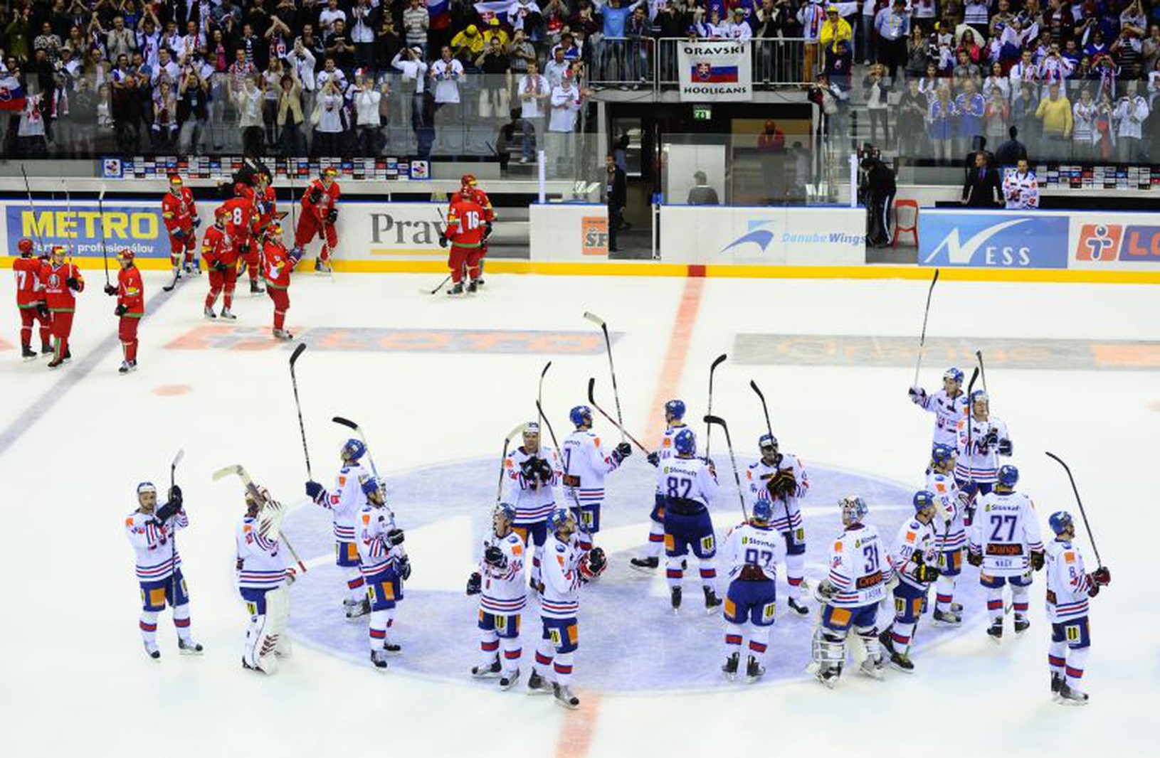 Slovenskí hokejisti ďakujú fanúšikom