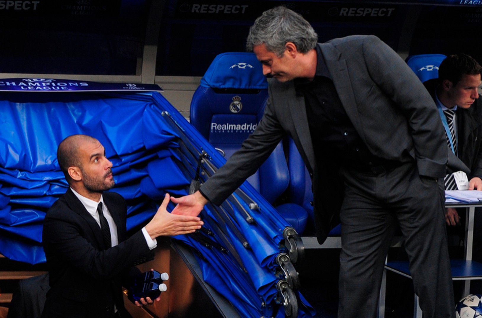 Mourinho si podáva ruku