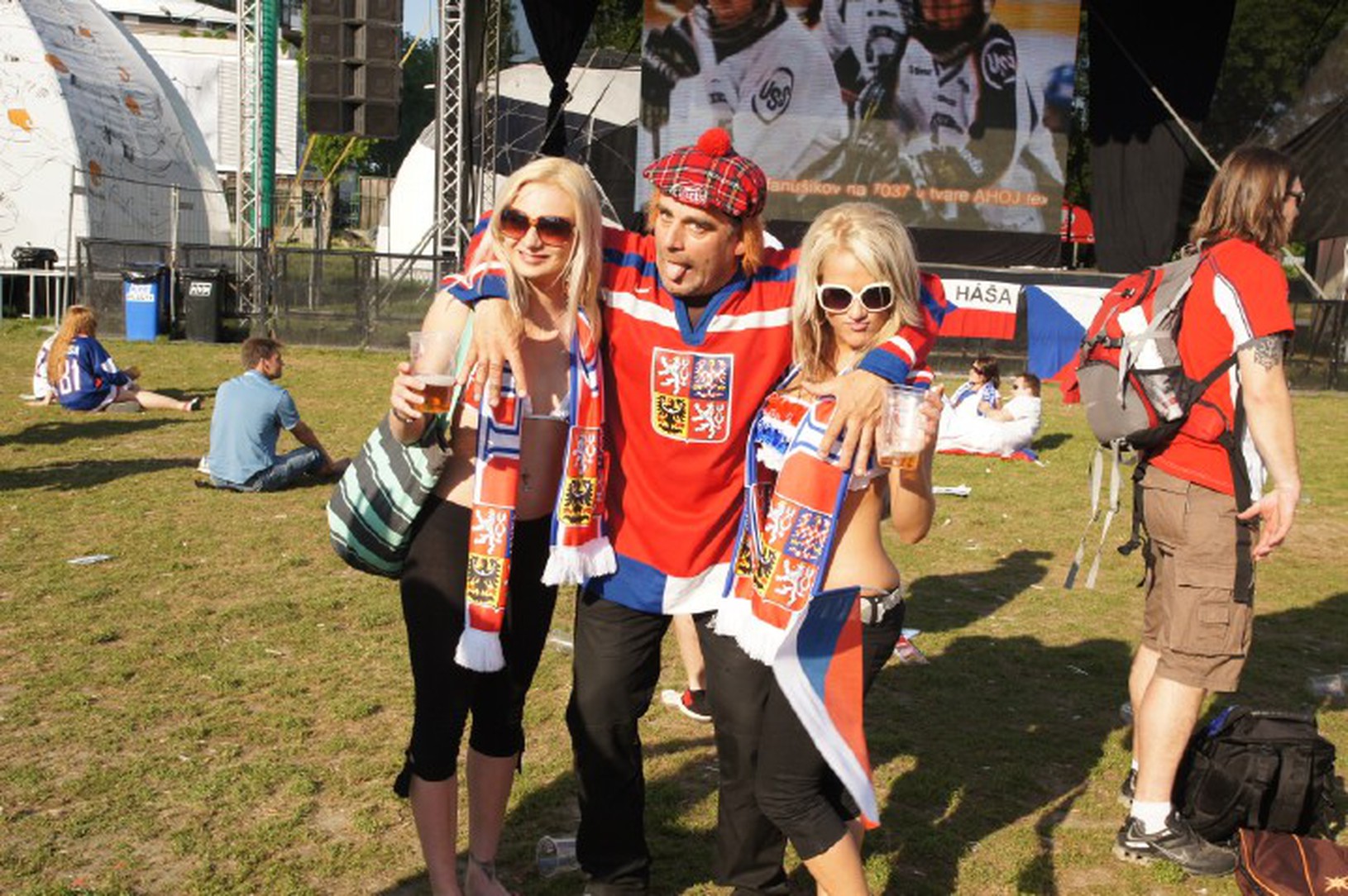 Českí priaznivci vo fanúšikovskej