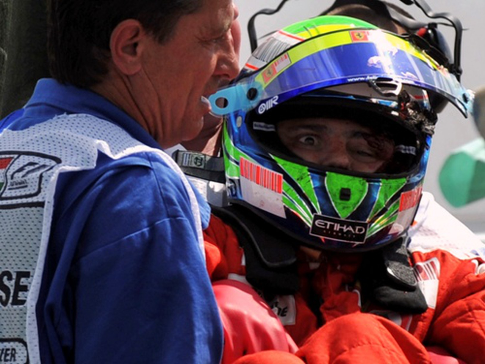 Zranený Felipe Massa tesne