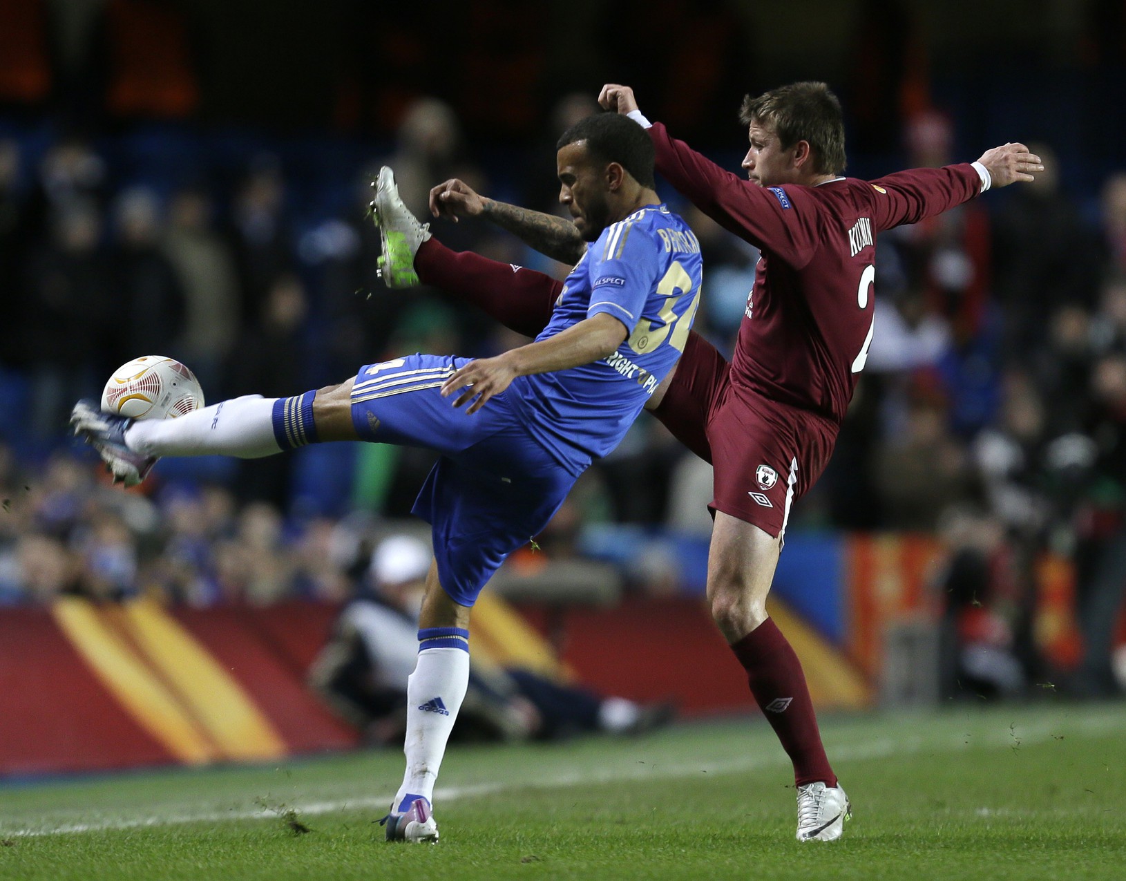 Ryan Bertrand a Oleg